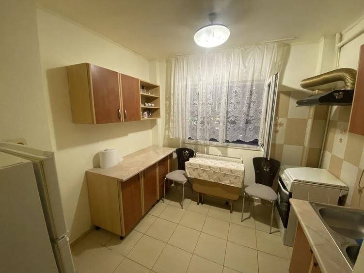 Garsonieră decomandată în Rahova