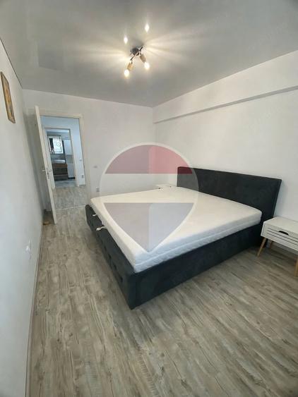 Apartament cu 2 camere semidecomandat în Filiași