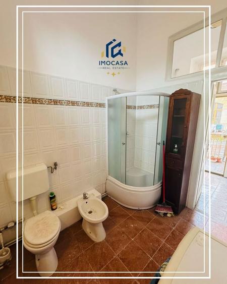 Apartament cu 4 camere semidecomandat, mobilat în Central