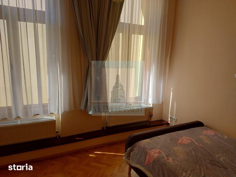 Apartament cu 4 camere în Centrul Istoric