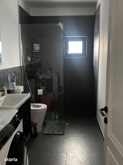 Casă cu 4 camere cu Teren 4000 Mp în Cârcea