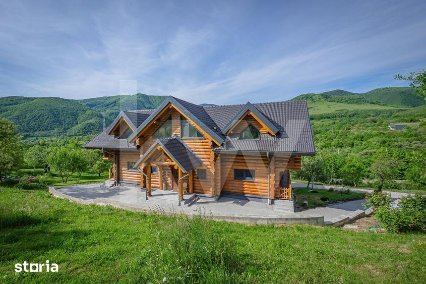 Casă cu 6 camere cu Teren 5683 Mp în Sadu
