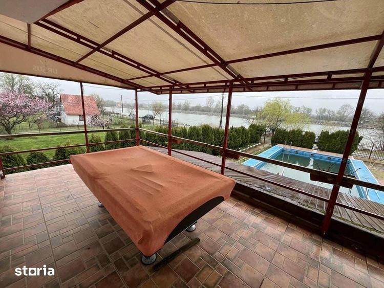 Casă cu 9 camere cu Teren 2035 Mp în Maliuc