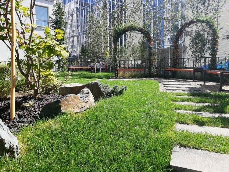 Apartament cu 2 camere semidecomandat, mobilat în 1 Mai