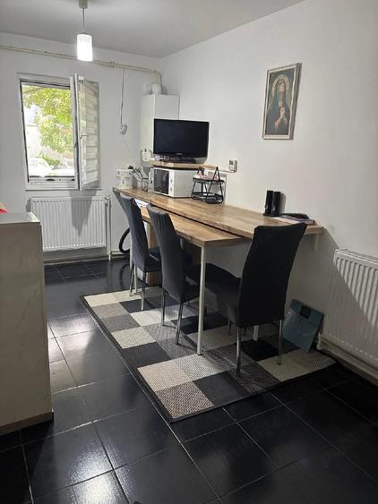 Apartament cu 2 camere decomandat în Steaua