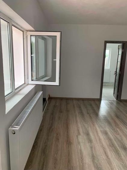Casă individuală cu 3 camere cu Canalizare în Almăj