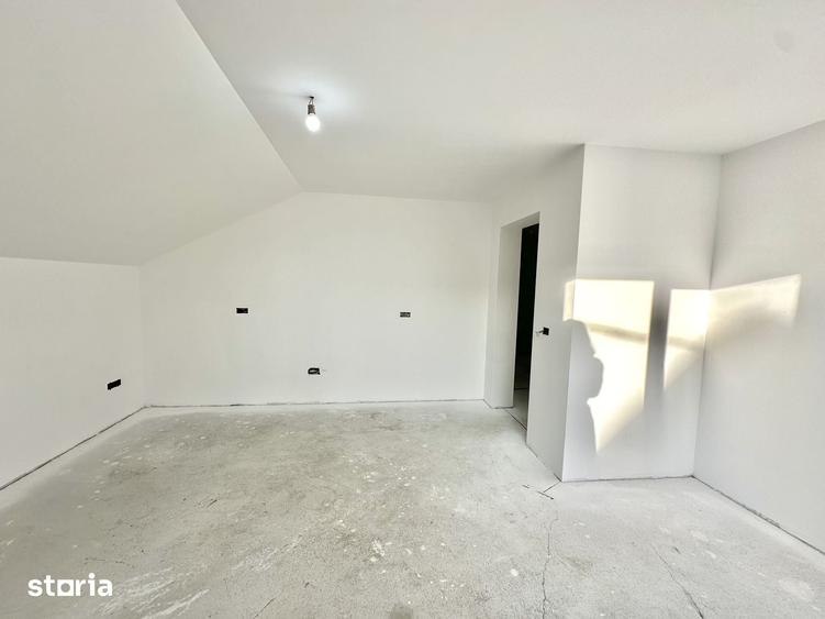 Casă cu 5 camere cu Teren 300 Mp în Hălchiu