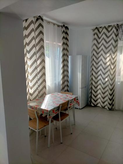 Apartament cu 3 camere semidecomandat în Cug