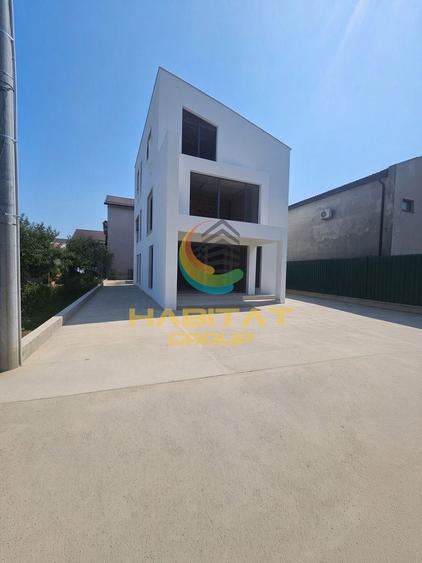 Casă individuală cu 4 camere cu Canalizare în Central