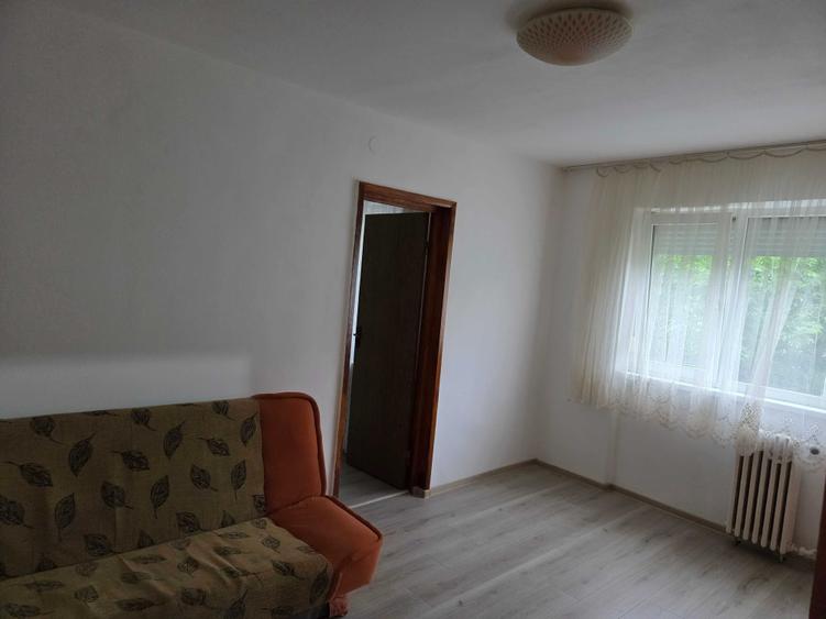 Apartament cu 2 camere semidecomandat în Exterior Vest
