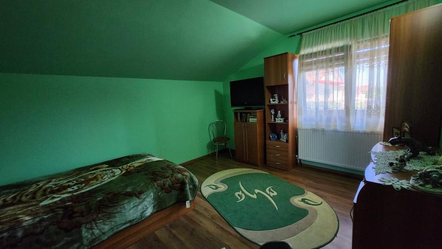 Casă individuală cu 4 camere cu Canalizare în Prundu