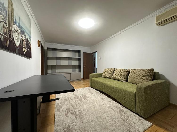 Apartament cu 3 camere decomandat, mobilat în Dristor