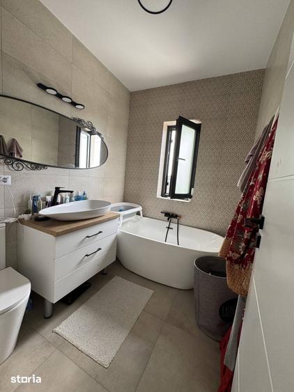 Casă cu 3 camere decomandat cu Teren 518 Mp în Săbăreni