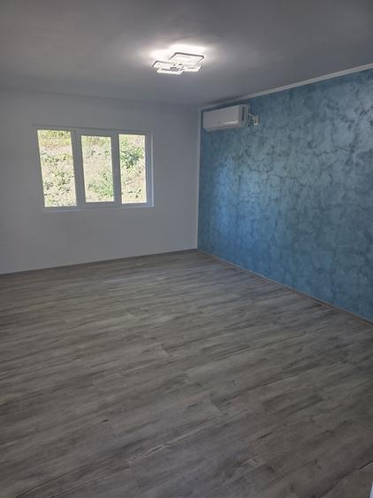 Casă cu 3 camere în Leșnic