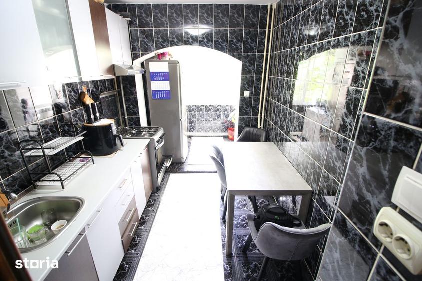 Apartament cu 3 camere decomandat în Siderurgiștilor