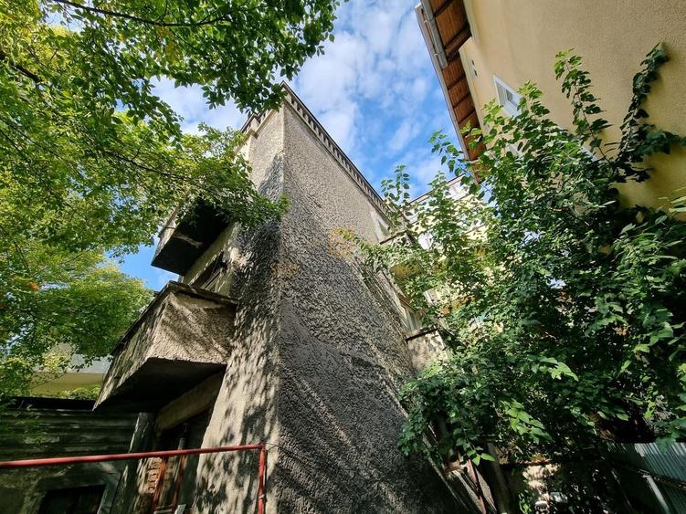 Casă individuală cu 5 camere cu Canalizare în Cotroceni