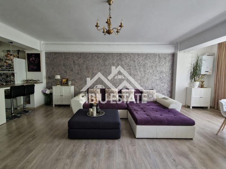 Apartament cu 3 camere semidecomandat în Mihai Viteazul