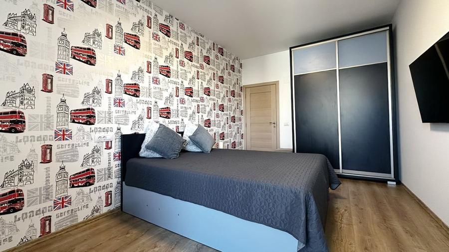 Apartament cu 4 camere decomandat, mobilat în P-ța Unirii
