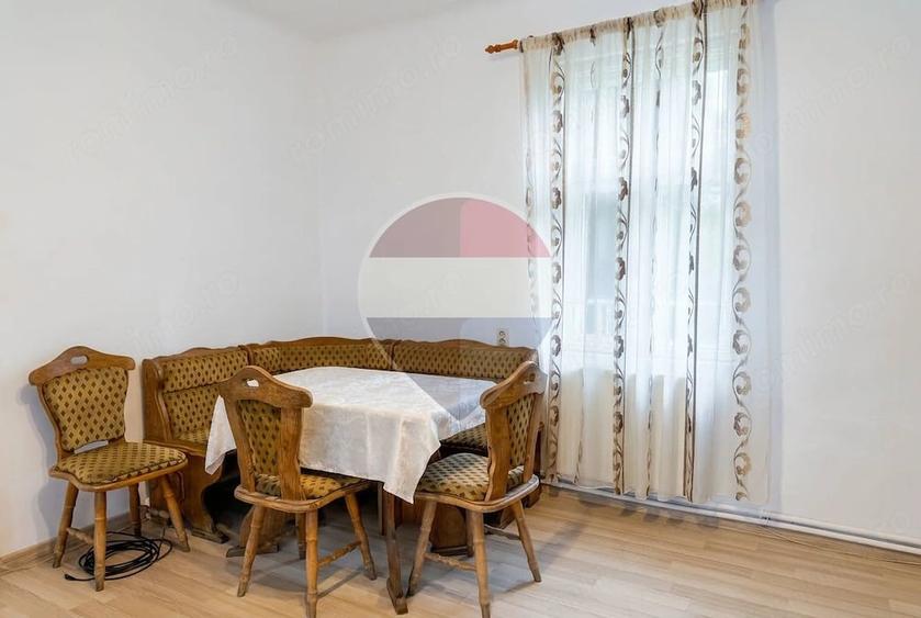 Casă cu Teren 1330 Mp în Central