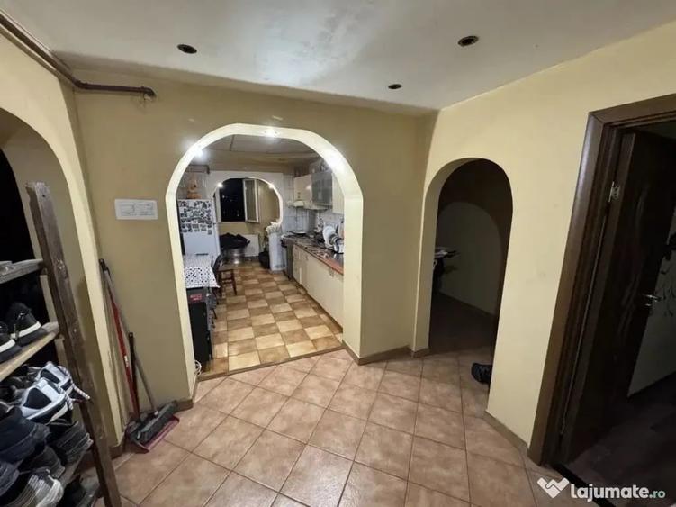 Garsonieră decomandată în Rahova