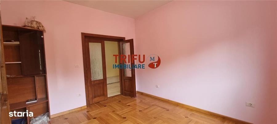 Casă cu 4 camere în Central