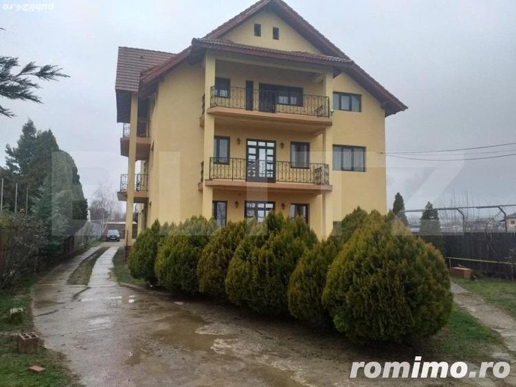 Casă cu 11 camere cu Teren 1700 Mp în Central
