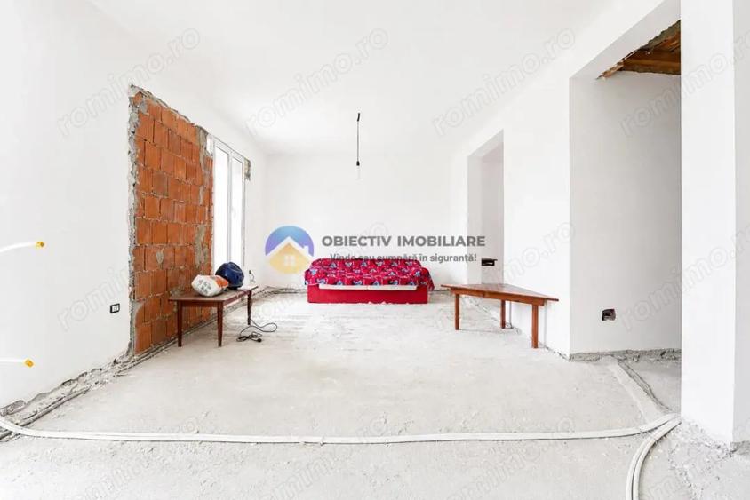 Casă cu 3 camere cu Teren 1235 Mp în Rediu