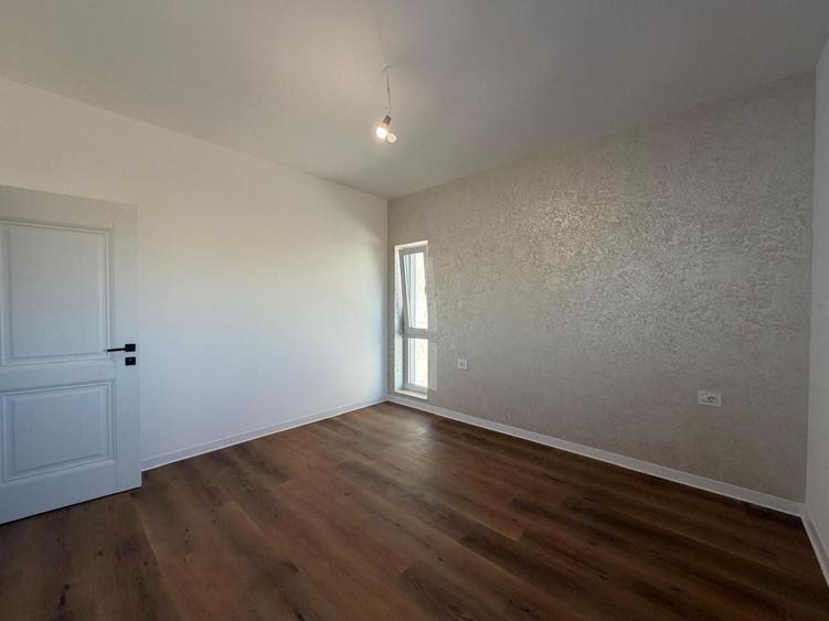 Duplex cu 4 camere cu Canalizare în Săcălaz