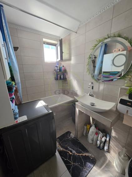 Apartament cu 3 camere decomandat, mobilat în Șelimbăr