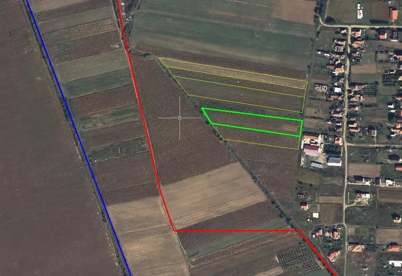 Teren de 5000 mp, în Lazuri