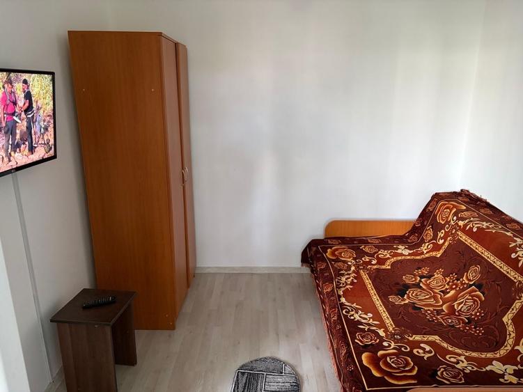 Apartament cu 3 camere semidecomandat în Banat