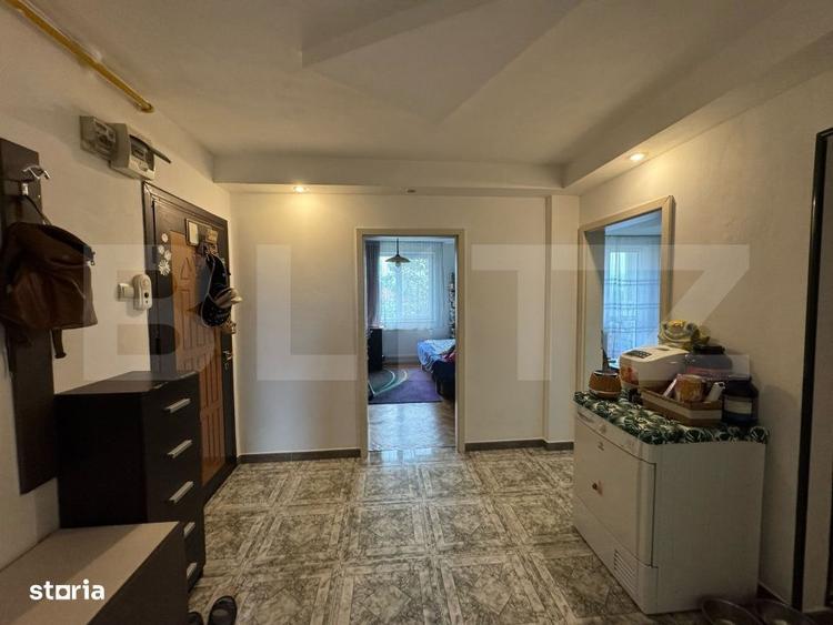 Apartament de vanzare, cu 3 camere decomandat, 61 mp, zona Progresul - 4