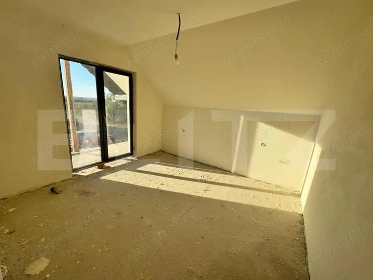 Casa P+M, exterior finisat, interior la gri, 500 mp teren, Simnicul de jos - 3
