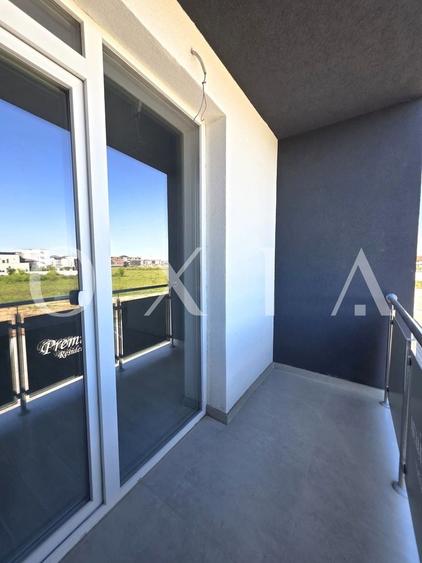 Apartament cu 3 camere semidecomandat în Giroc