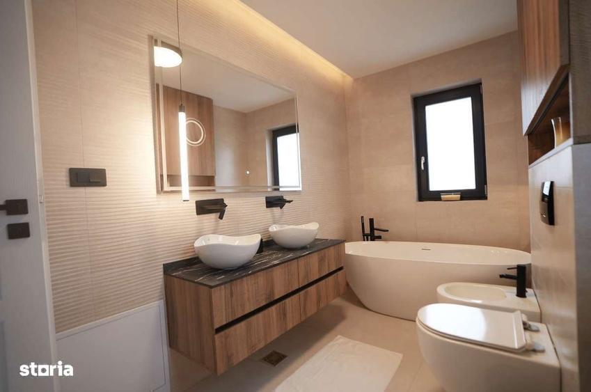 Casă cu 4 camere cu Teren 370 Mp în Rediu