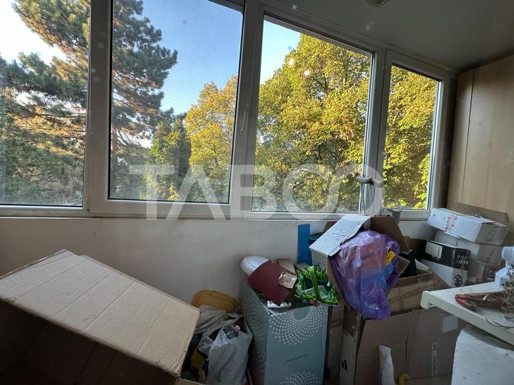 Apartament cu 3 camere semidecomandat, mobilat în Gheorgheni