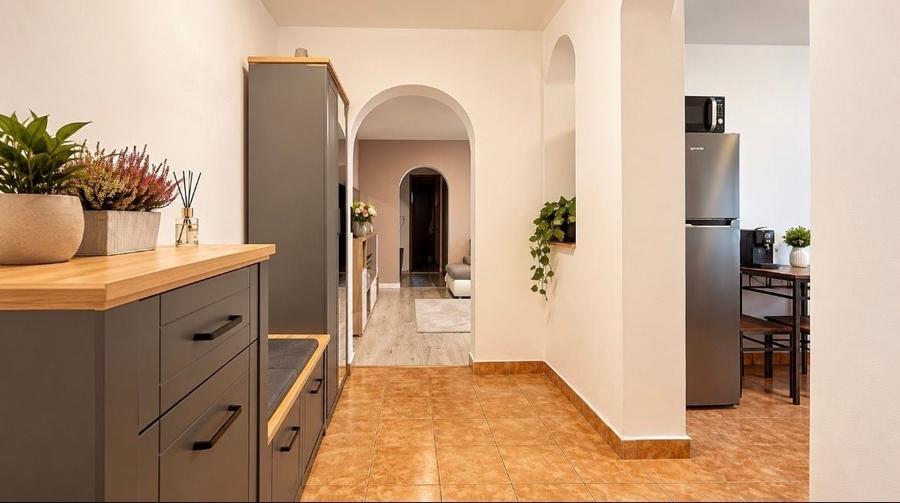 Apartament cu 3 camere decomandat în Rogerius
