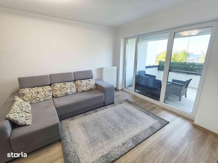Apartament cu 2 camere decomandat în Tractorul