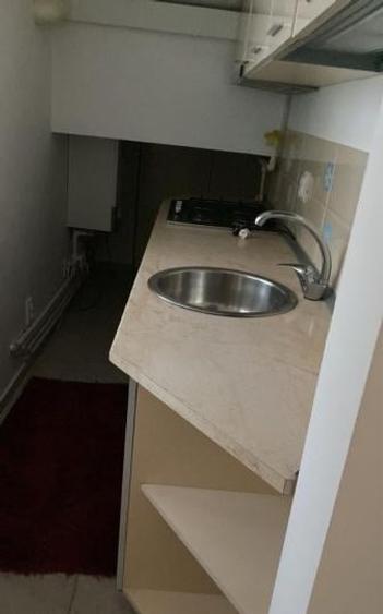 Apartament cu 2 camere semidecomandat, mobilat în 1 Mai