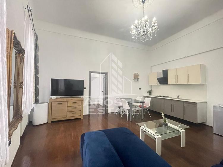 Apartament cu 2 camere decomandat, mobilat în Central