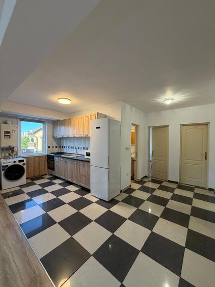Apartament cu 3 camere decomandat în Zorilor