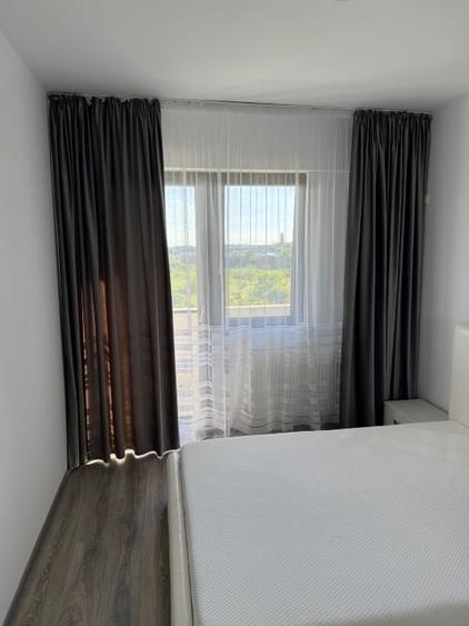 Apartament cu 2 camere semidecomandat, mobilat în Central