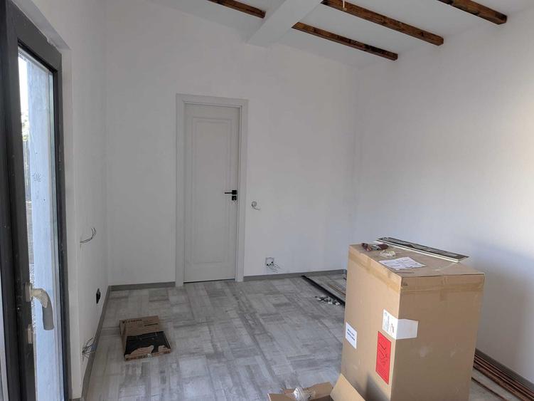 Casă cu 2 camere în Plătărești