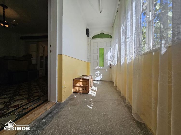 Casă cu 3 camere cu Canalizare în Teiș