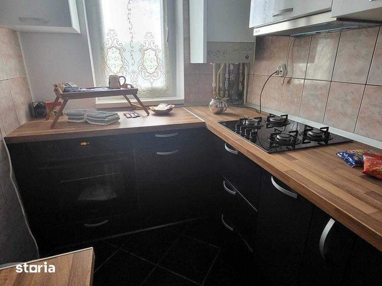 Apartament cu 3 camere semidecomandat în Central