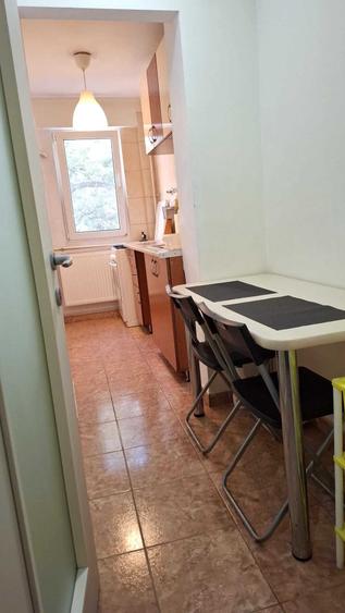 Apartament cu 2 camere semidecomandat în Teiul Doamnei