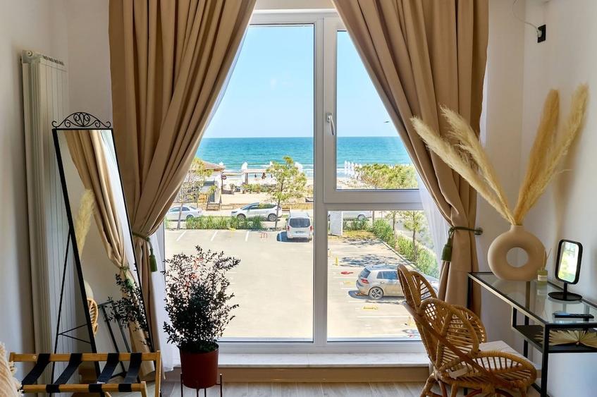 Apartament cu 3 camere decomandat în Mamaia-Sat
