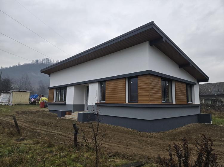 Casă cu 3 camere în Tăuții-Măgherăuș