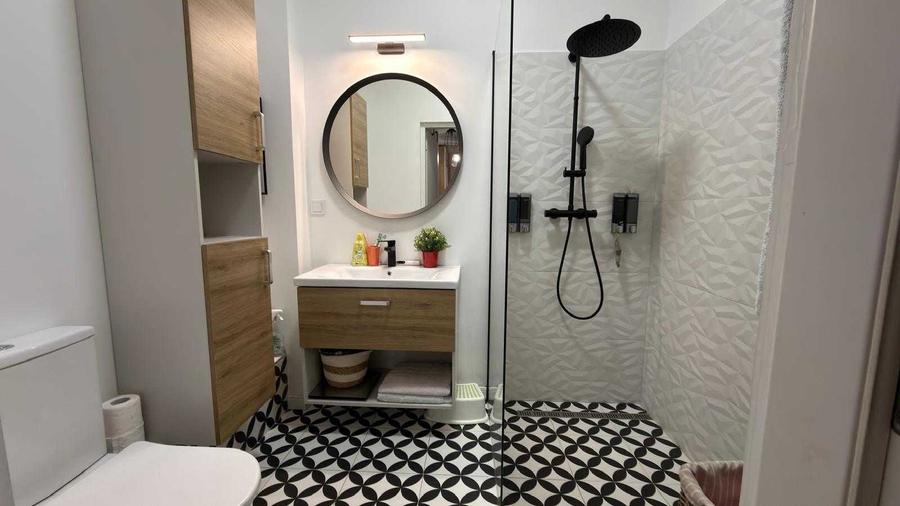 Apartament cu 3 camere decomandat în Florești