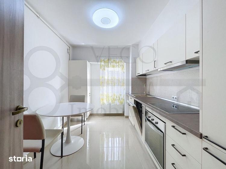 Apartament cu 3 camere, mobilat în Între Lacuri